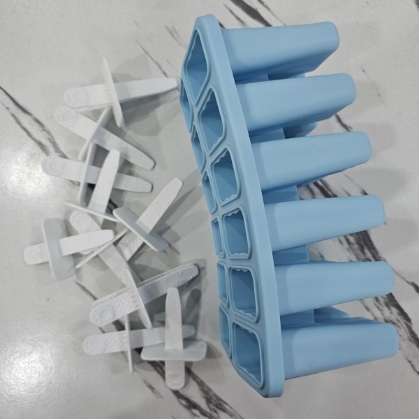 01356 12 cavity popsicle mould with plastic sticks
