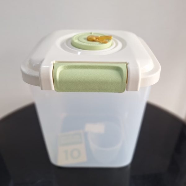 01726 10kg square cereal bucket