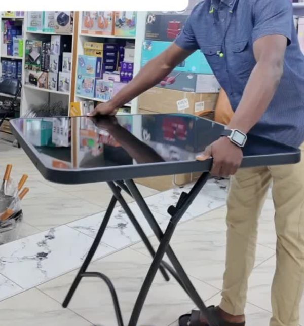 00536 80cm glass square table