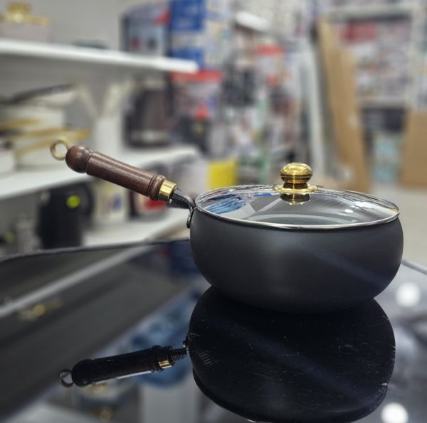 01574 26cm round black banku pan