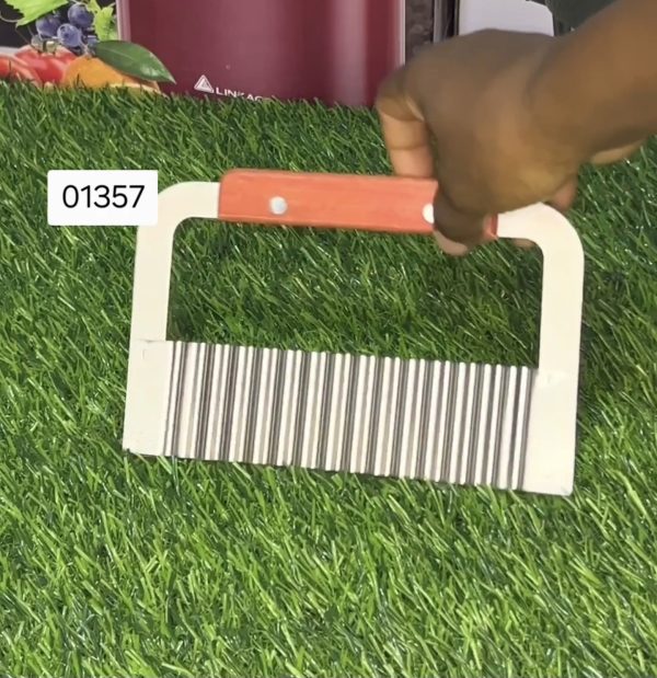 01357 saw type crinkle cutter