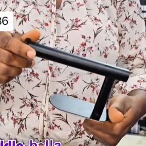 01486 single black troll holder