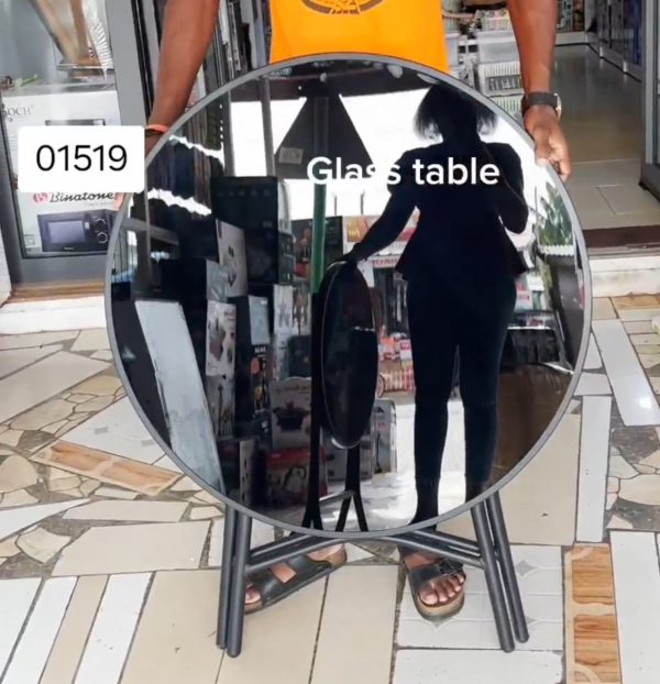 01519 70cm round glass table