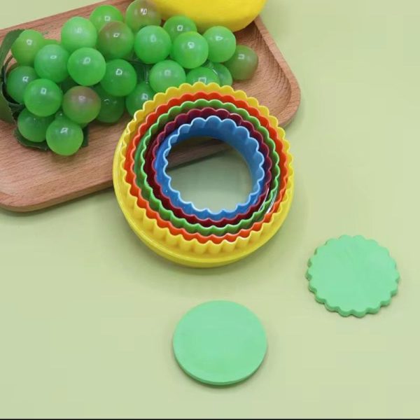 02052 plastic flower shape cutters